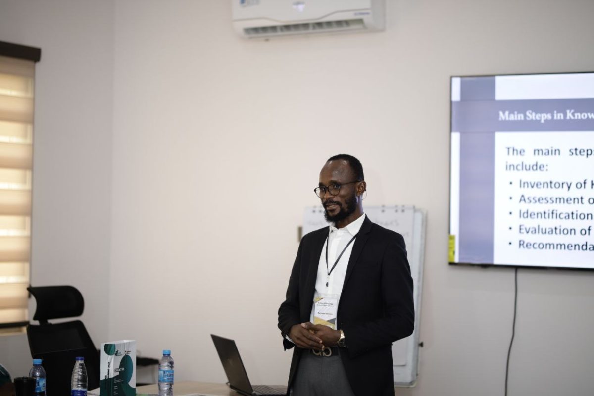 GWPL facilitator leading a knowledge management training session